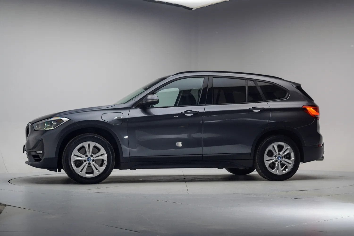BMW X1 xDrive25e Executive [ Clima Achteruitrijcamera Memory, Gebruikt, 750 kg, 59 km/l, Bedrijf