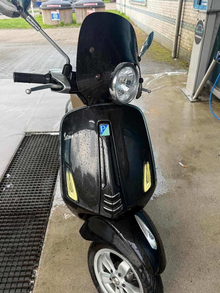 Vespa Primavera, Fietsen en Brommers, Snorfietsen en Snorscooters, Ophalen, Gebruikt, Benzine, Vespa