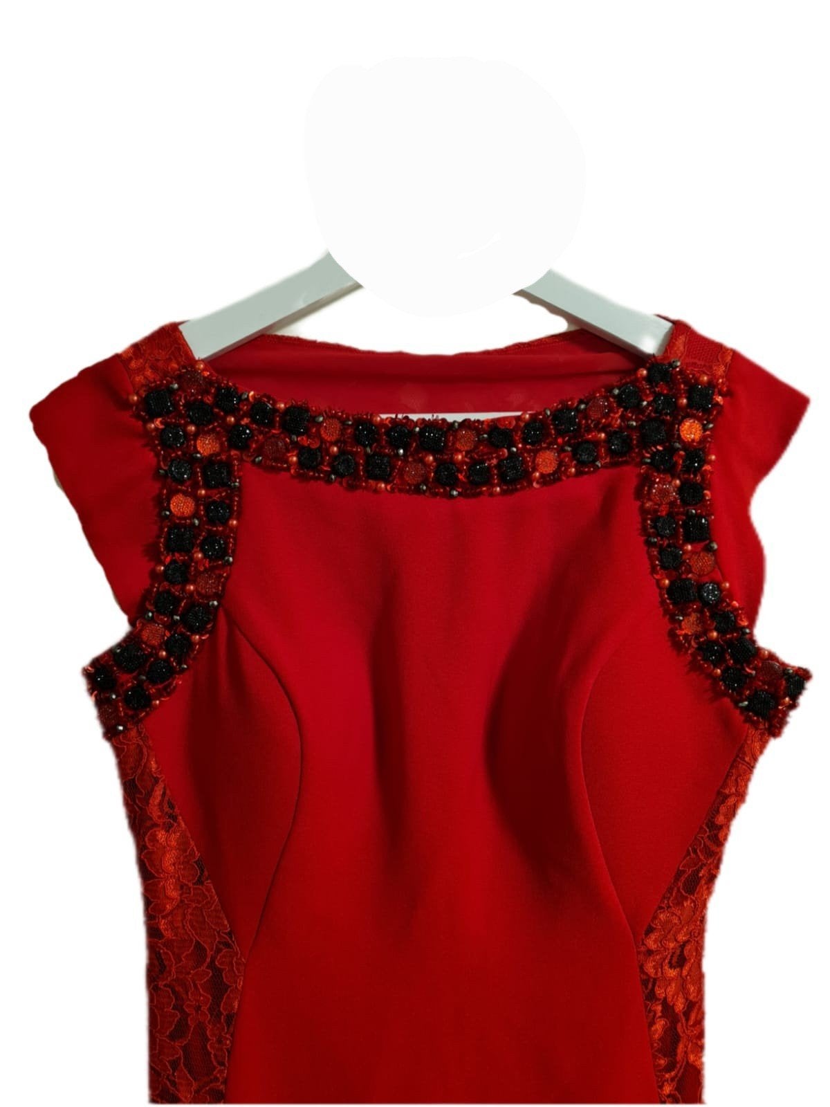 Elegante rode avondjurk met kant en kralen, Kleding | Dames, Ophalen of Verzenden, Maat 36 (S), Onbekend, Zo goed als nieuw
