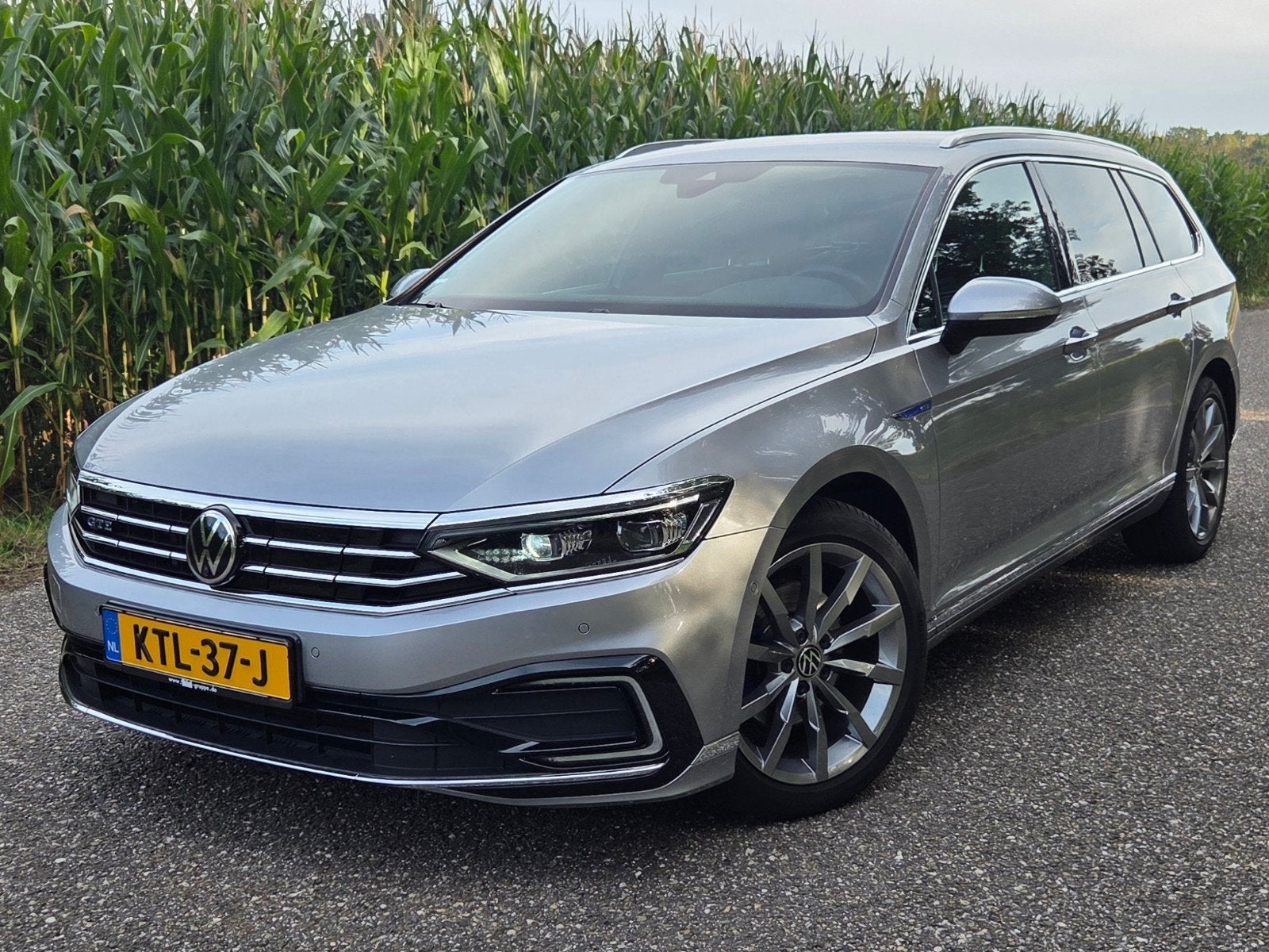 Volkswagen VW Passat GTE 1.4 PHEV R-Line Monterey Matrix IQ, 4 cilinders, 218 pk, Hybride Elektrisch/Benzine, 1600 kg