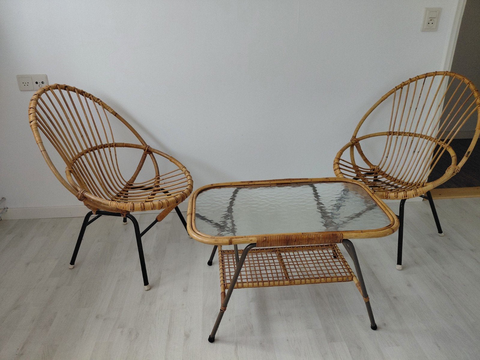Rotan stoelen en tafeltje, rotan zithoekje, Huis en Inrichting, Ophalen