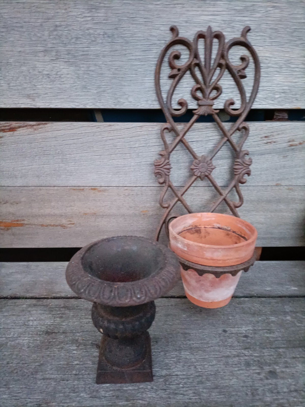 Industrieel vintage Wandhanger met pot en tuinvaasje., Tuin en Terras, Tuinvazen, Ophalen, Gebruikt