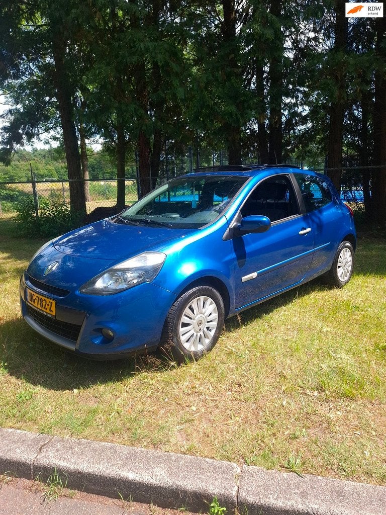 Renault Clio 1.2 TCe Sélection Business Sport panodak, nieu, Auto's, Renault, Voorwielaandrijving, Euro 5, Gebruikt, 4 cilinders