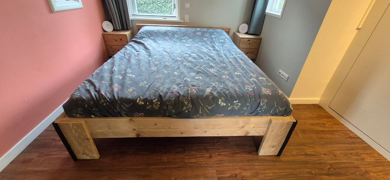 Tweepersoons houten bed, Ophalen, Gebruikt, 210 cm, Tweepersoons
