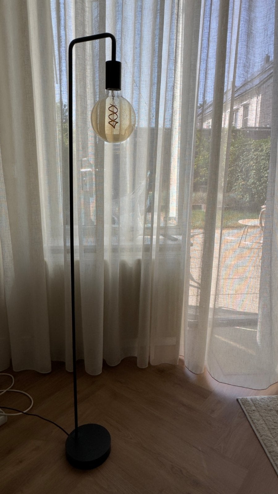 Staande lamp - met app te bedienen - weg wegens verhuizing, Huis en Inrichting, Ophalen, Zo goed als nieuw, 150 tot 200 cm