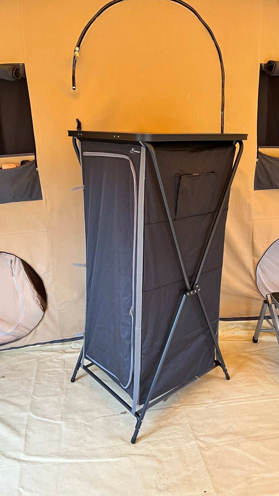 Campingkast met 4 planken - bijna nieuw, Ophalen, Zo goed als nieuw