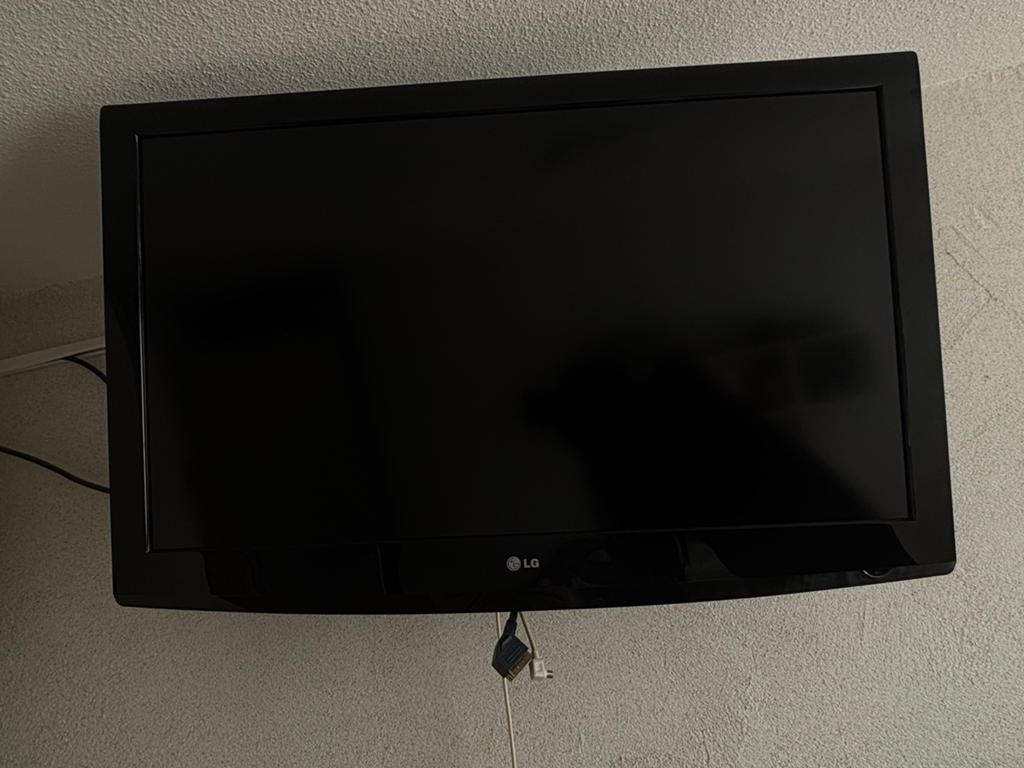 LG 42 inch LCD TV - Model 42LG3000 - Zo goed als nieuw, Ophalen, 50 Hz, Zo goed als nieuw, 100 cm of meer