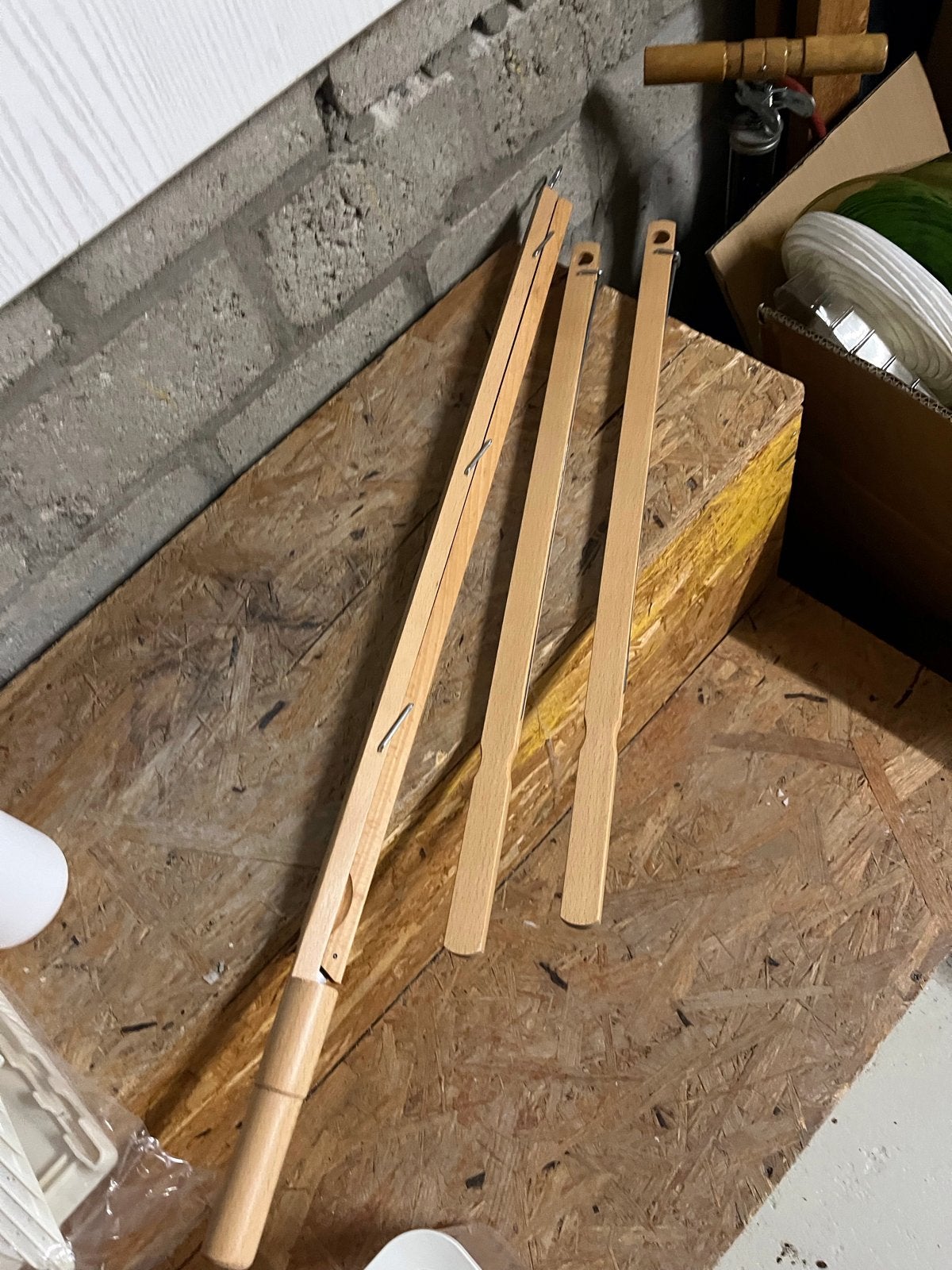 2 st Houten kranten houders, Ophalen, Gebruikt