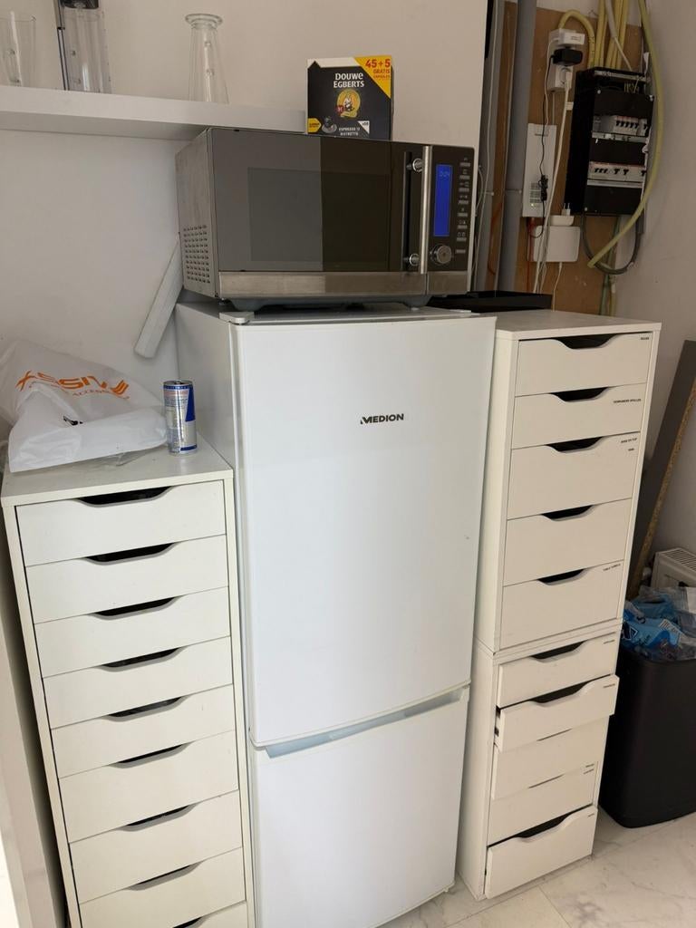 MEDION Witte Koel-Vriescombinatie - Strak Design, Gebruikt, 200 liter of meer, Energieklasse A of zuiniger, 45 tot 60 cm