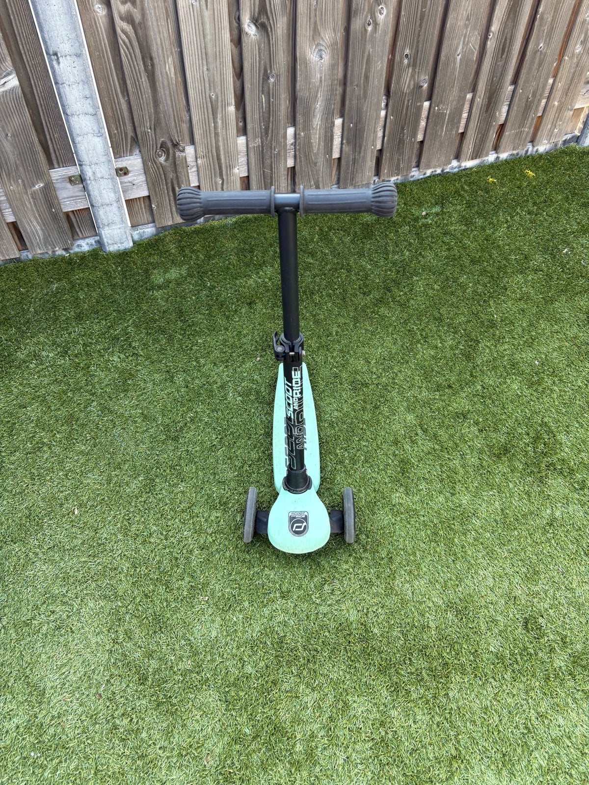 Scout and Ride step, licht groen. In 3 standen te stellen., Fietsen en Brommers, Ophalen, Gebruikt, Gewone step