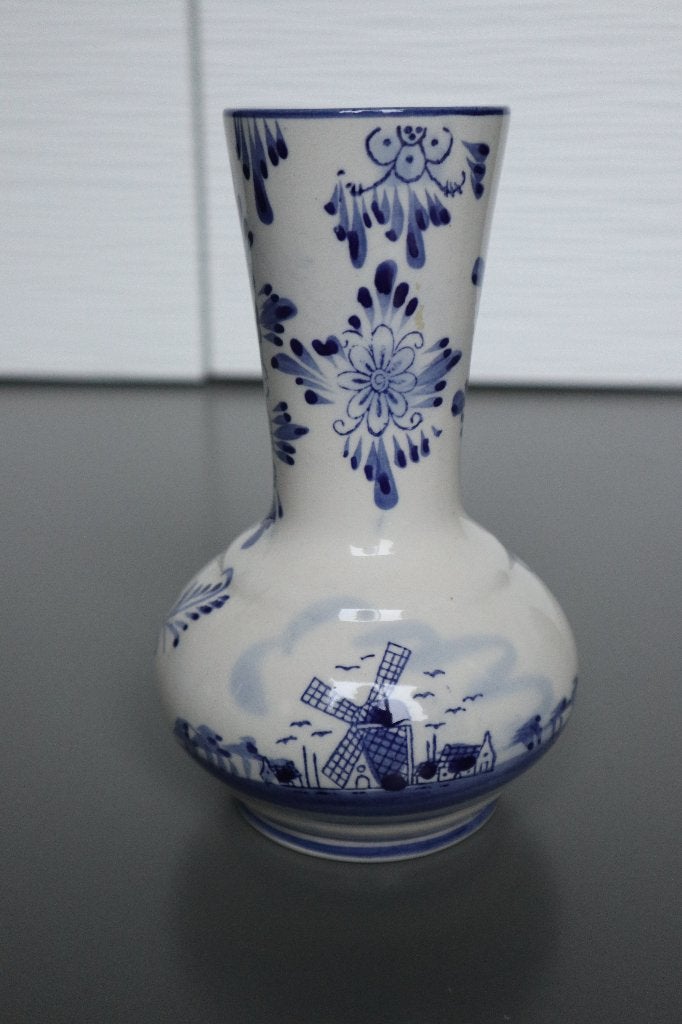 vaas delfts blauw look met molen en bloemen, Ophalen of Verzenden, Zo goed als nieuw, Blauw