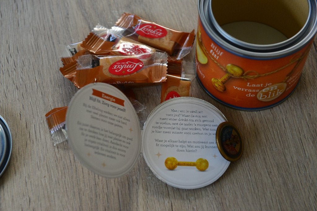EFTELING PIN met BLIK en SNOEPJES helemaal compleet, Verzamelen, Verzenden, Nieuw, Overige typen