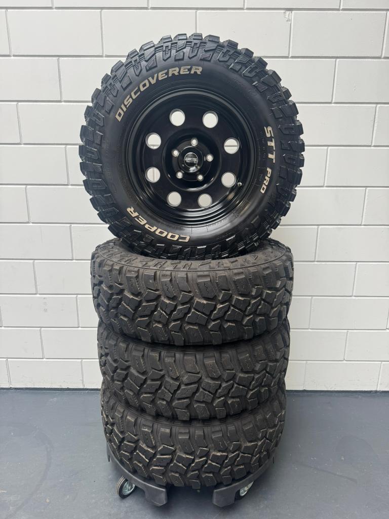 17" American Racing Baja Velgset 17x8 5x139.7 ET0 285/70r17, Gebruikt, 285 mm, Banden en Velgen, 17 inch