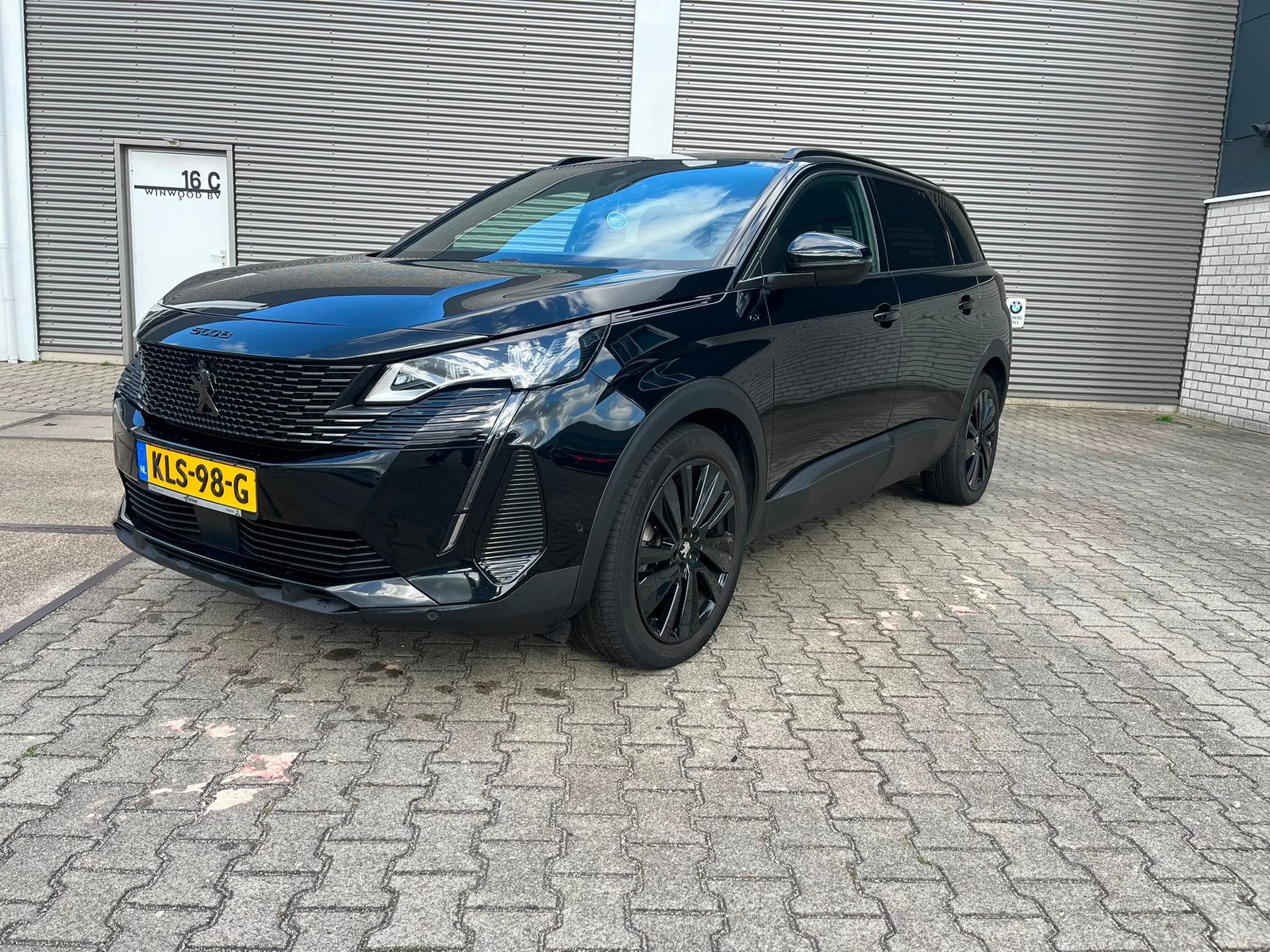Peugeot 5008 1.2 Hybrid 136pk GT 2024 BLACK ON BLACK 7 zit, Auto's, 136 pk, 1199 cc, Zwart, 3 cilinders