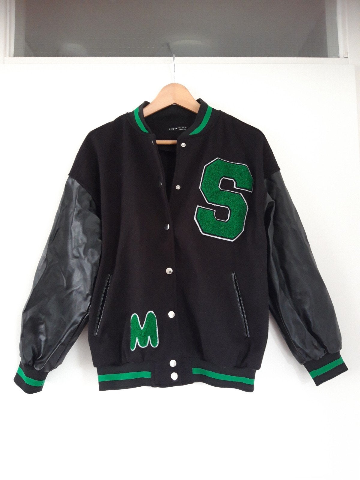 Mooi groen met wit Baseball Jack / Jas / Vest maat S €10,-, Ophalen of Verzenden, Zo goed als nieuw, Maat 36 (S), Groen