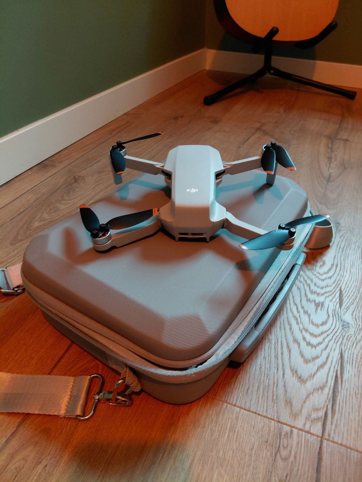 DJI Mini 2 SE + controller + accessoires |

Zeer goede staat, Ophalen of Verzenden