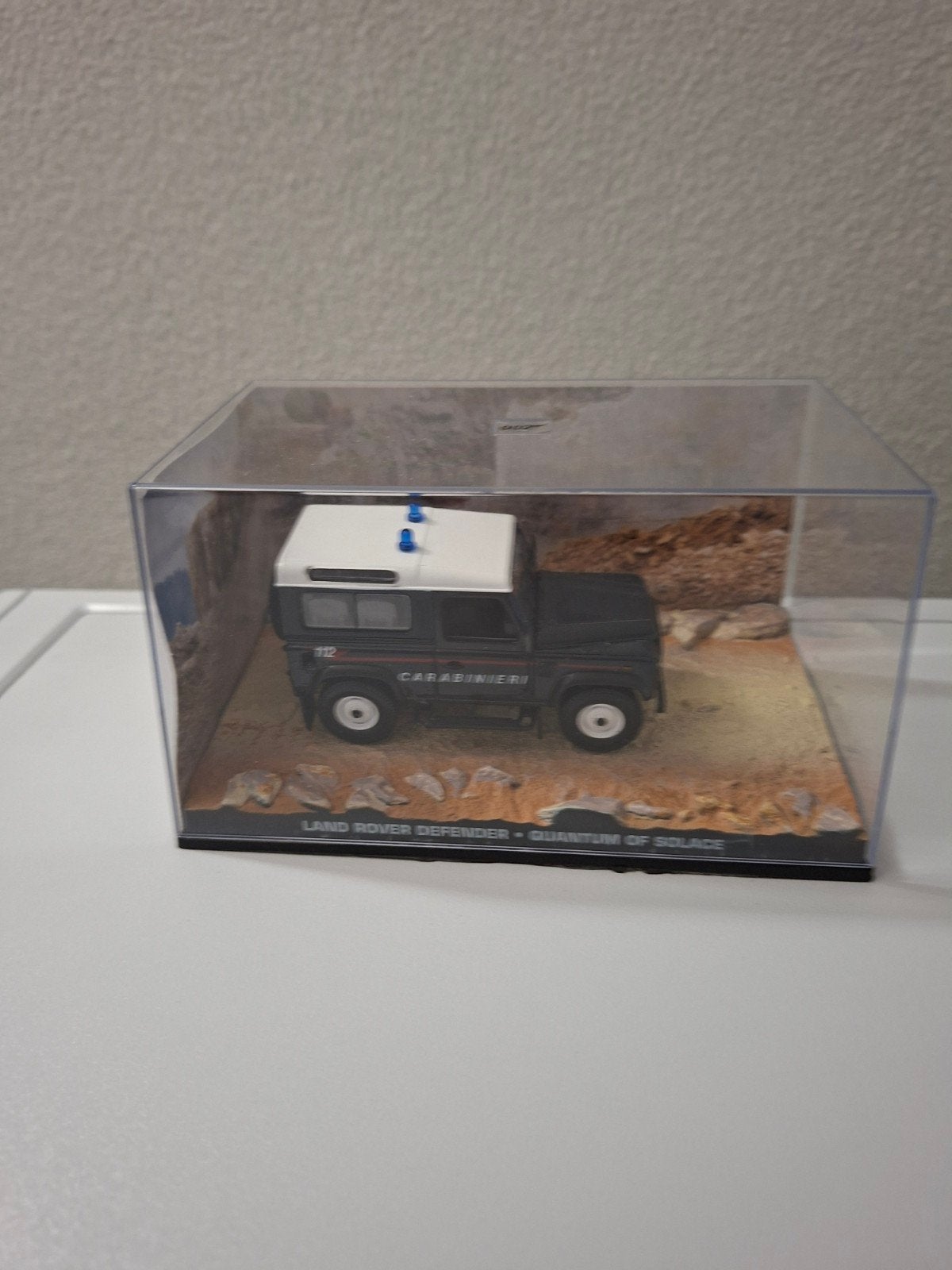 James Bond auto 1:43, Ophalen of Verzenden