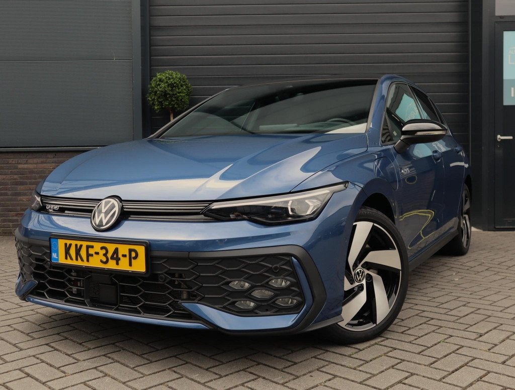 Volkswagen Golf 1.5 eHybrid GTE | Pano | Black Pack | leer |, 4 cilinders, 26 kWh, 1700 kg, Geïmporteerd