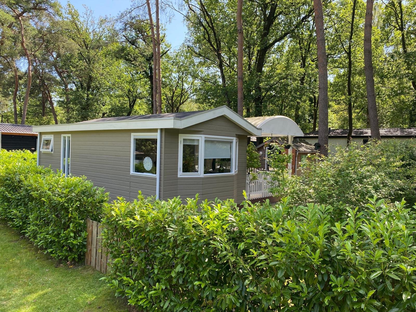 Mooi en ruim chalet te koop, verhuur mogelijk, Tot en met 4