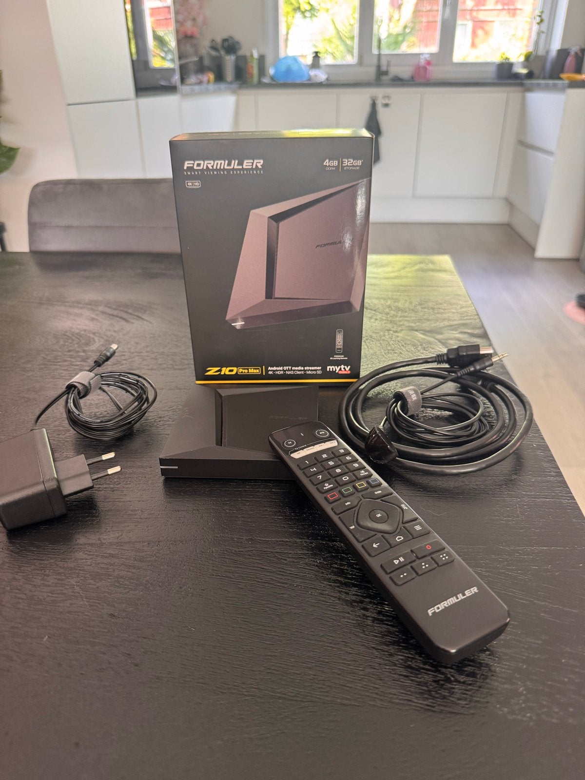 Formuler Z10 Pro Max 4K Android IPTV mediaspeler, Ophalen of Verzenden, Zo goed als nieuw, HDMI, Zonder harde schijf