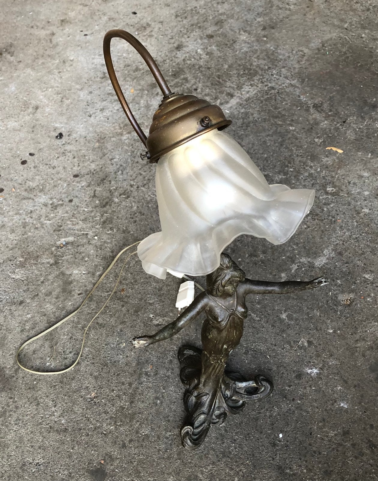 Art Nouveau bronzen lamp (Claude Bonnefond), Gebruikt, Ophalen of Verzenden, Metaal, 50 cm