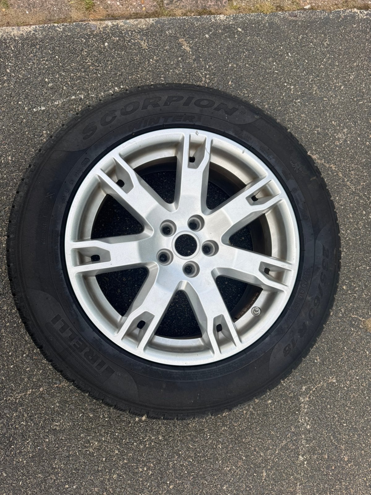 Winterbanden 4x met Velgen (18 inch), Auto-onderdelen, 18 inch, Banden en Velgen, Nieuw, 235 mm