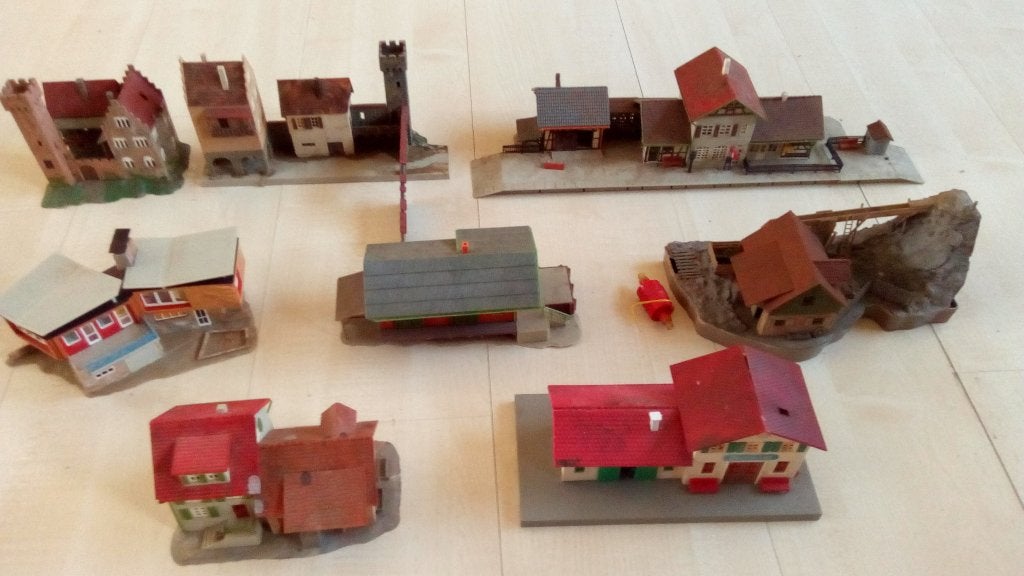 Faller huisjes 7 stuks 2 stuks merk ??, Overige merken, Gebruikt, Gelijkstroom of Wisselstroom, Brug, Tunnel of Gebouw