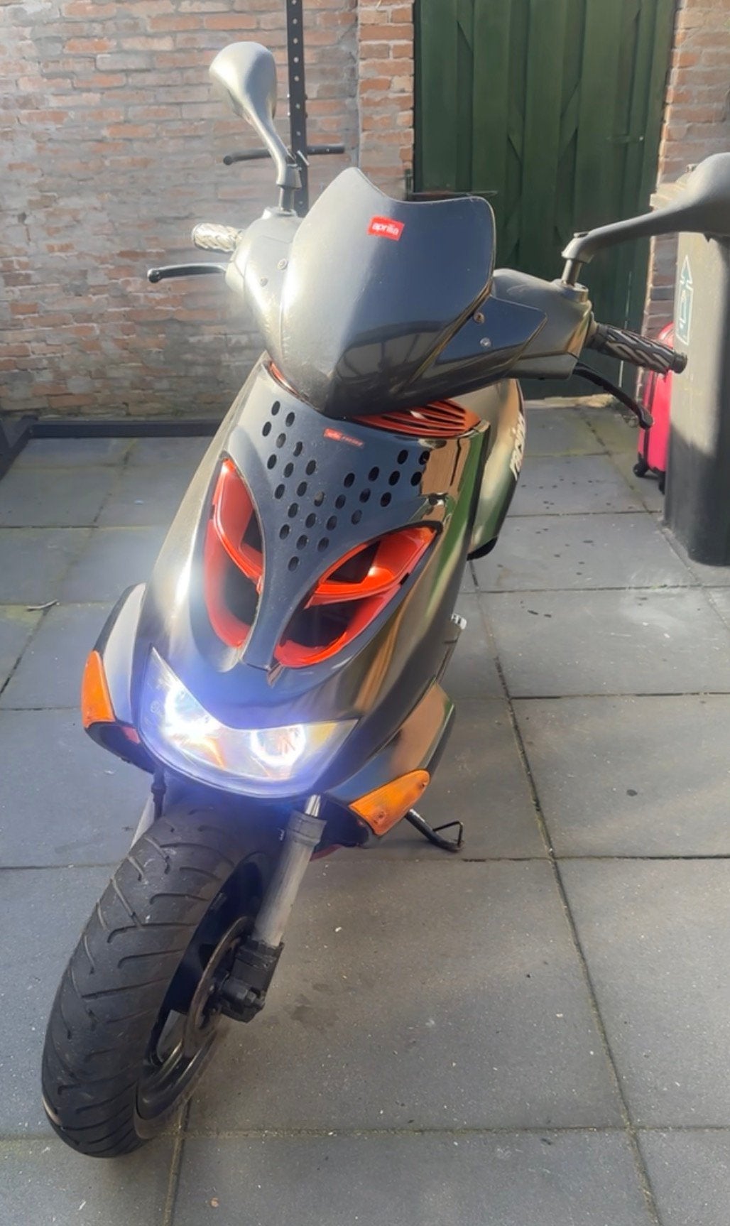 Aprilia sr50 70cc 2t minarelli, Fietsen en Brommers, Ophalen, Zo goed als nieuw, Tweetakt, SR 50
