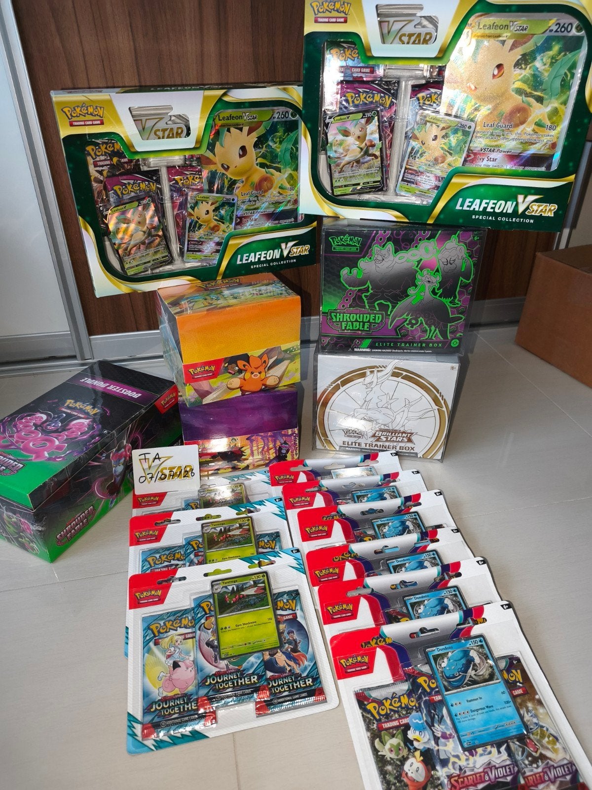 Pokémon Collectie: ETB's, blisters, booster bundle, Ophalen of Verzenden, Nieuw, Boosterbox, Foil