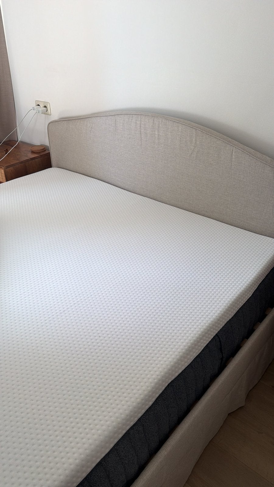 EMMA matresse and bed frame, Ophalen of Verzenden, Zo goed als nieuw, Tweepersoons