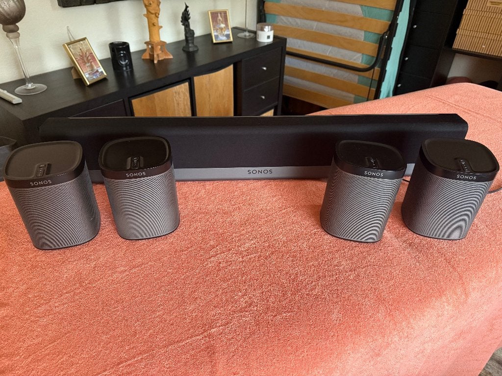 Complete Sonos installatie: Playbar + 4x Play:1, Ophalen, Bluetooth, Zo goed als nieuw