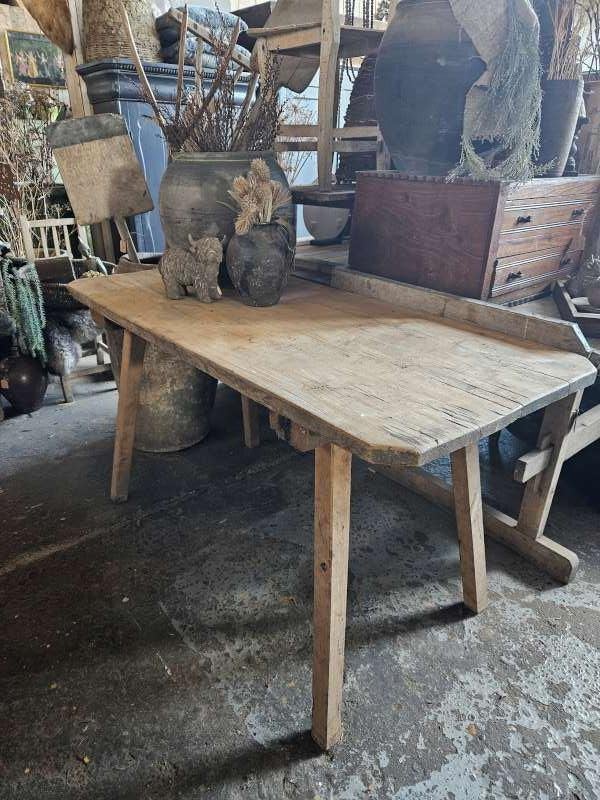 oude werktafel,slachttafel ``WOONWINKEL RUSTIEK``, Ophalen