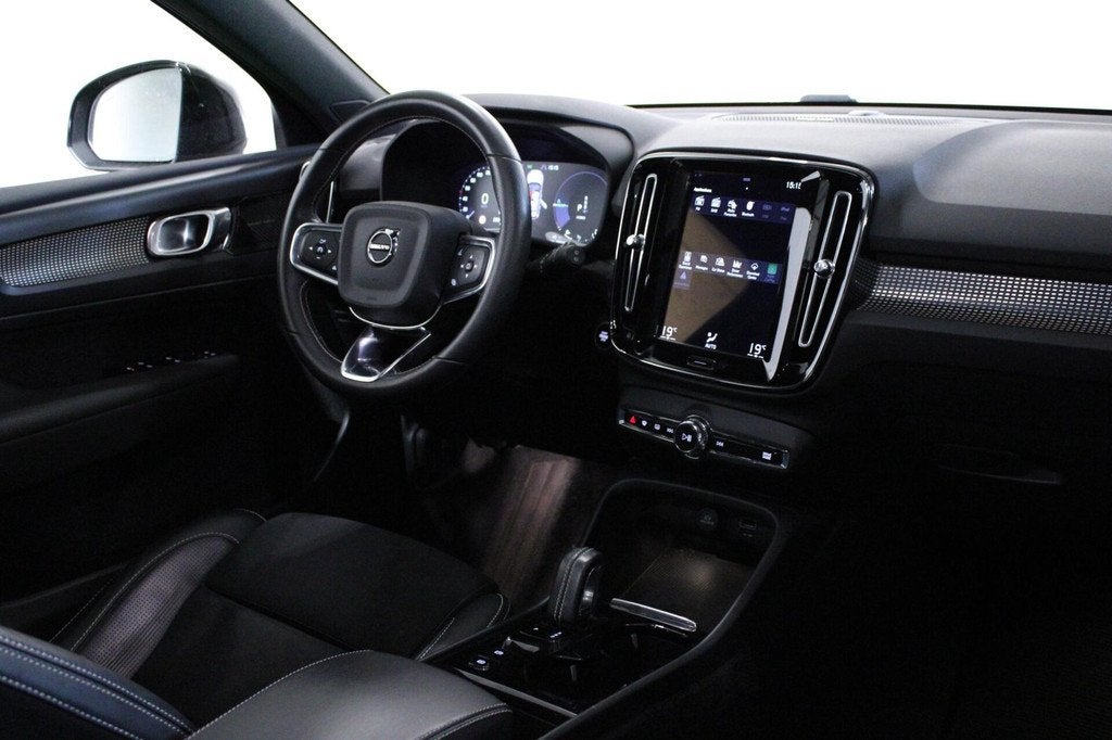 Volvo XC40 T5 Recharge | R-Design | H/K | PANO | 360CAM, Auto's, Volvo, Gebruikt, Automatische klimaatregeling, Zwart, 59 km/l