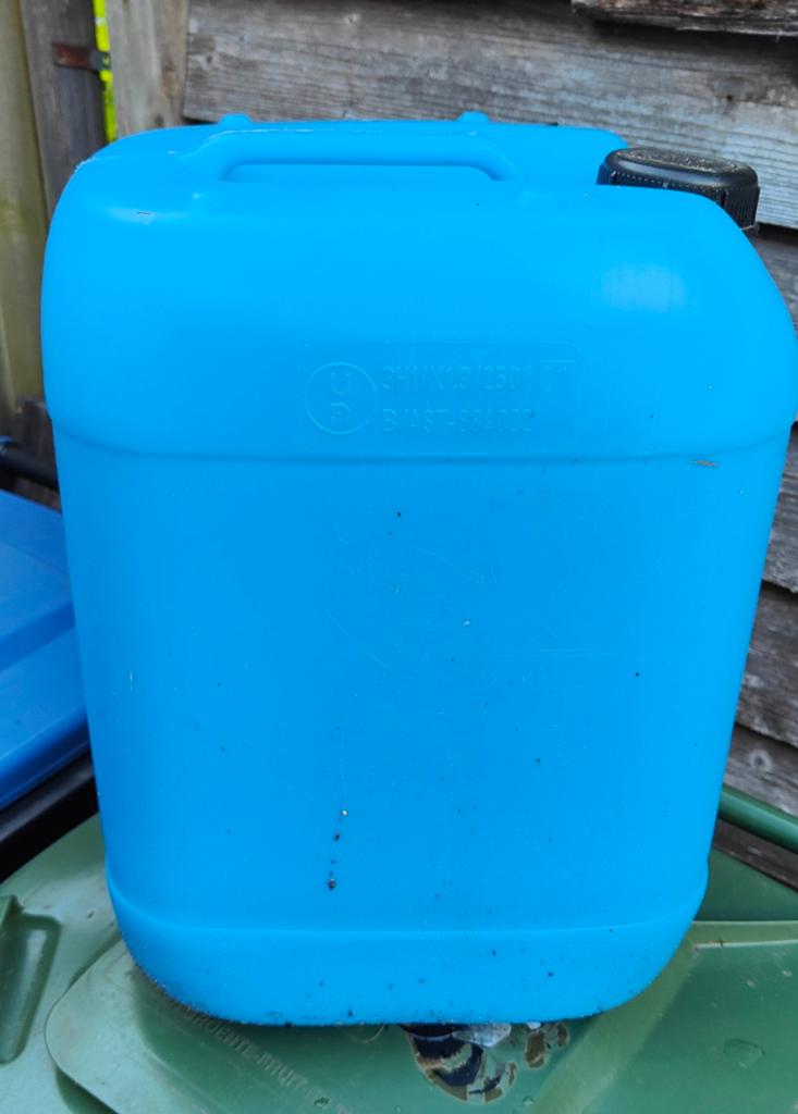 Jerrycan 20 liter - Noodvoorraad water, Ophalen of Verzenden
