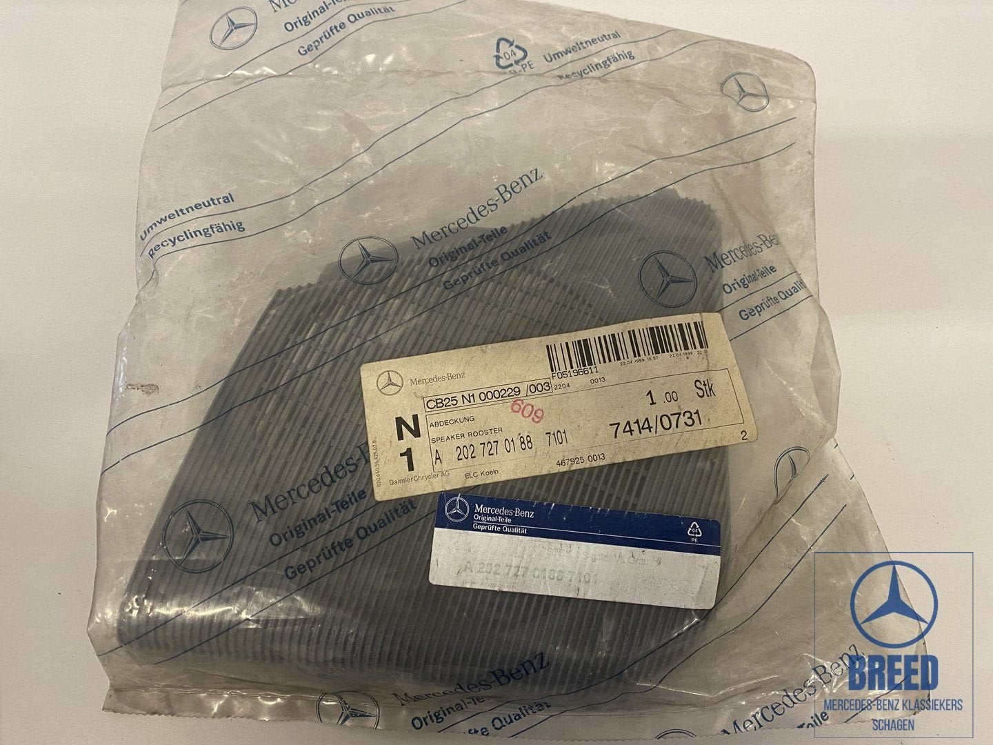 NOS luidsprekerafdekking links grijs Mercedes-Benz W202 C-Kl, Auto-onderdelen, Interieur en Bekleding, -, Nieuw, Ophalen of Verzenden