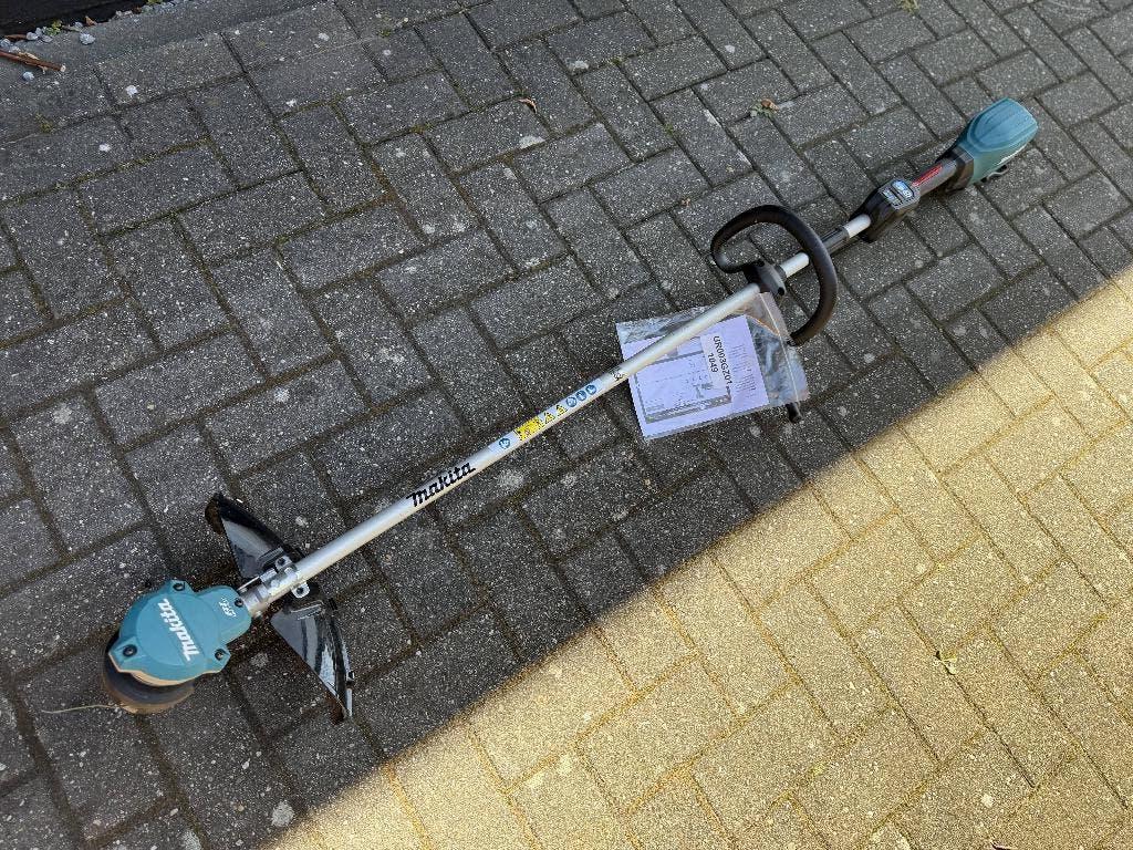 Makita UR003GZ01 Bosmaaier D-Greep XGT 40V Max Basic Body, Ophalen of Verzenden, Zo goed als nieuw, Boor- en Schroefmachine