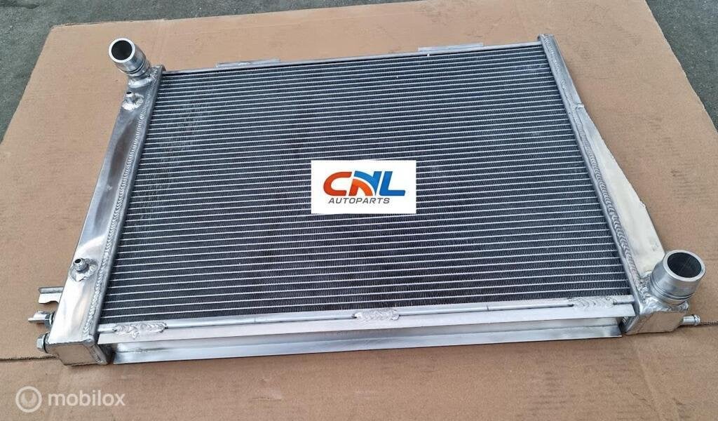 Radiateur  BMW 5 E28 525i/528i/533i/535i;6 E24 628/633/635, Nieuw, Ophalen of Verzenden