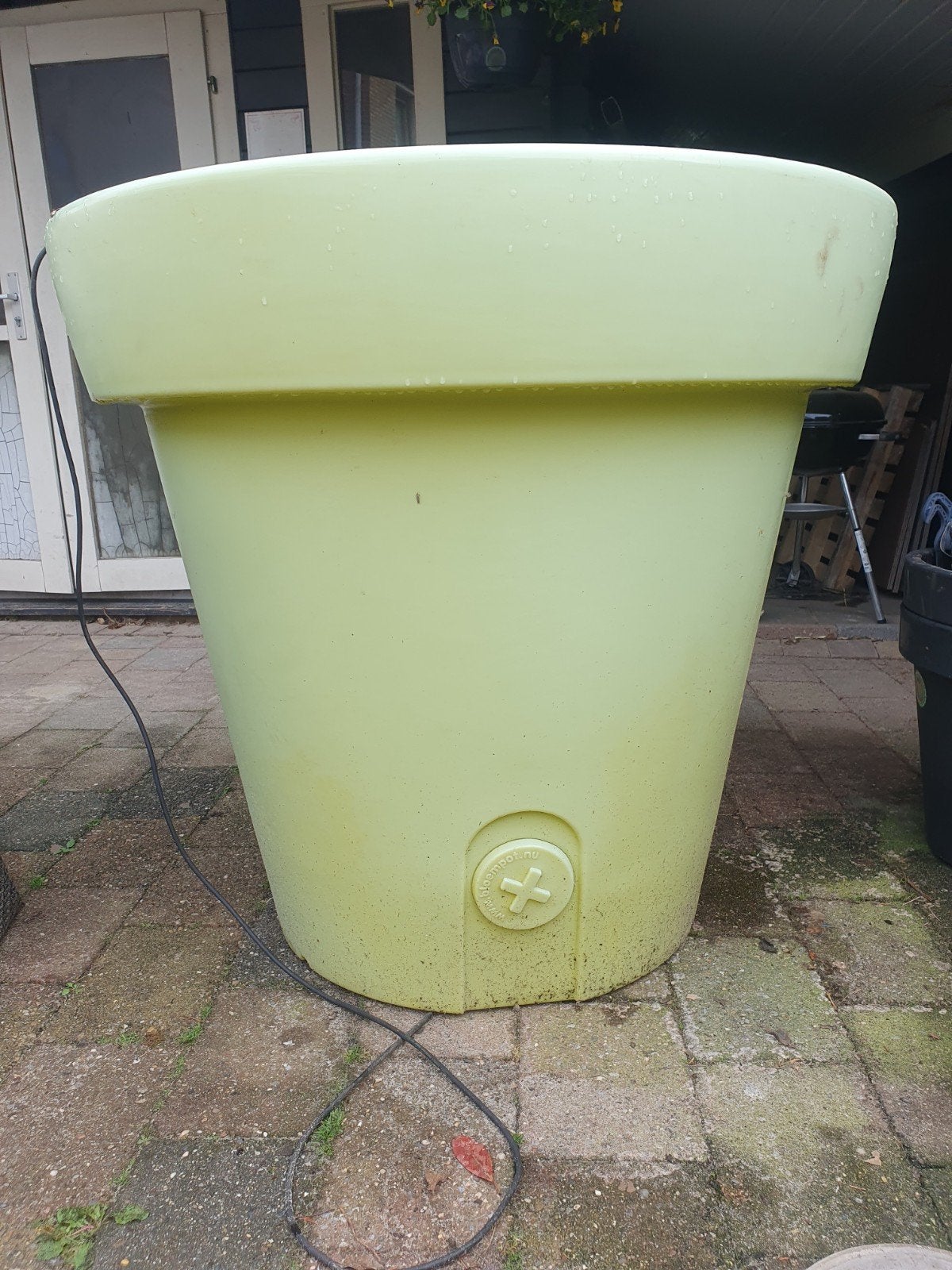 Grote bloempot met verschillende kleuren licht., Tuin en Terras, Bloembakken en Plantenbakken, Ophalen of Verzenden, Gebruikt