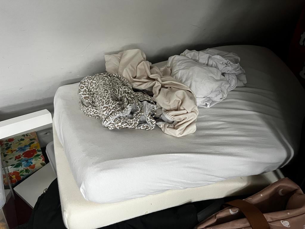 Brevi campingbed met 2 matrassen, molton en hoeslaken, Kinderen en Baby's, Babywiegjes en Ledikanten, Ophalen, Zo goed als nieuw
