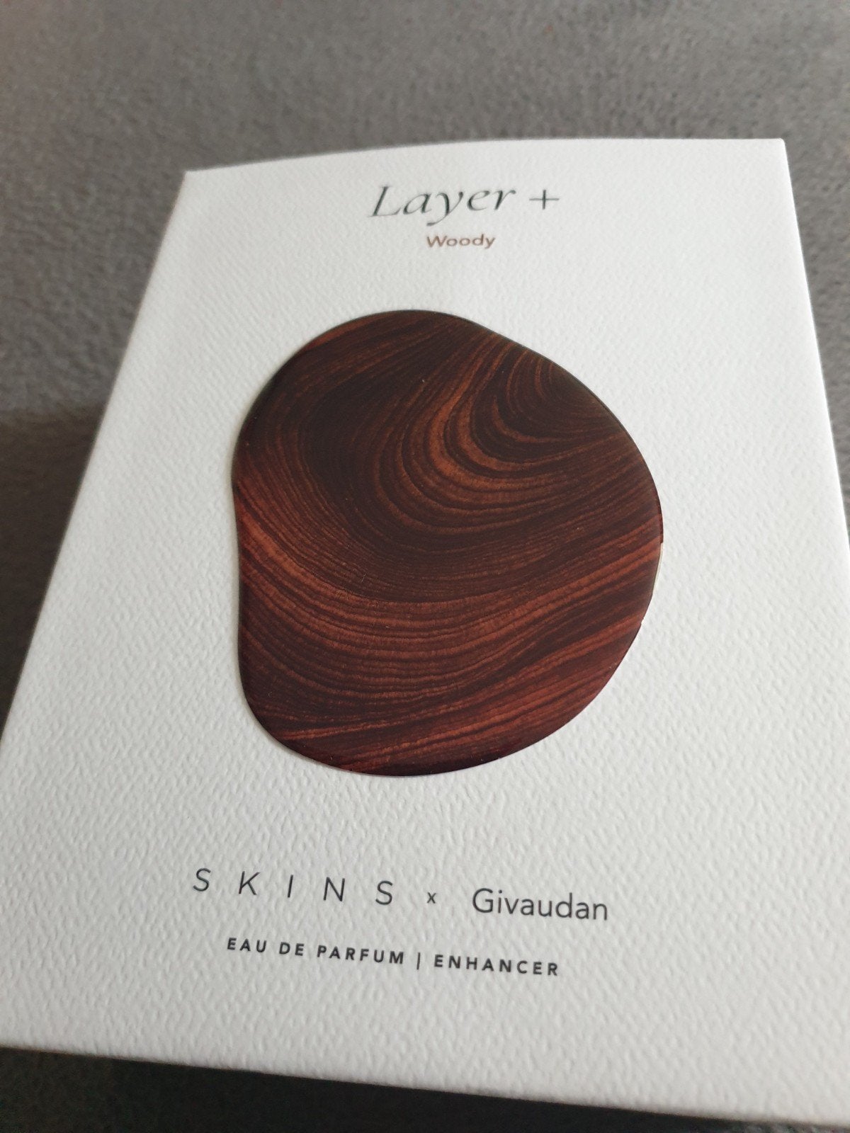 Skins x Givaudan Layer + Woody Eau de Parfum Enhancer, Ophalen of Verzenden, Zo goed als nieuw