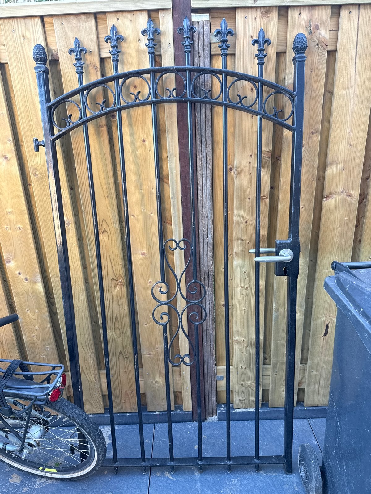 Sierlijk ijzeren tuinhek met poort 185x95cm, Tuin en Terras, Ophalen, Met poort, Gebruikt, Sierhekwerk