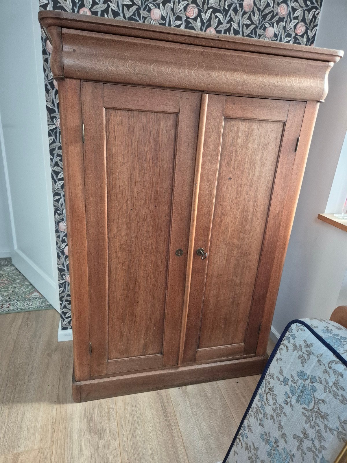 Antieke meidenkast / kast, Ophalen