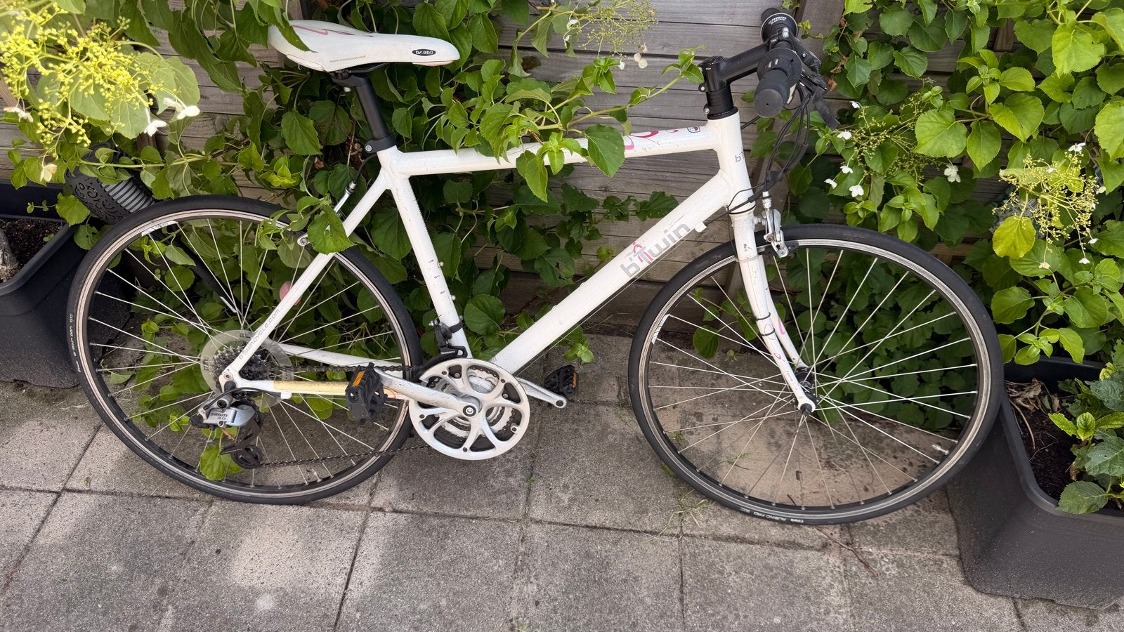 B'Twin Fulmina 1 Dames Hybride/Fitnessfiets - Maat 48, Overige merken, 28 inch, Gebruikt, Velgrem