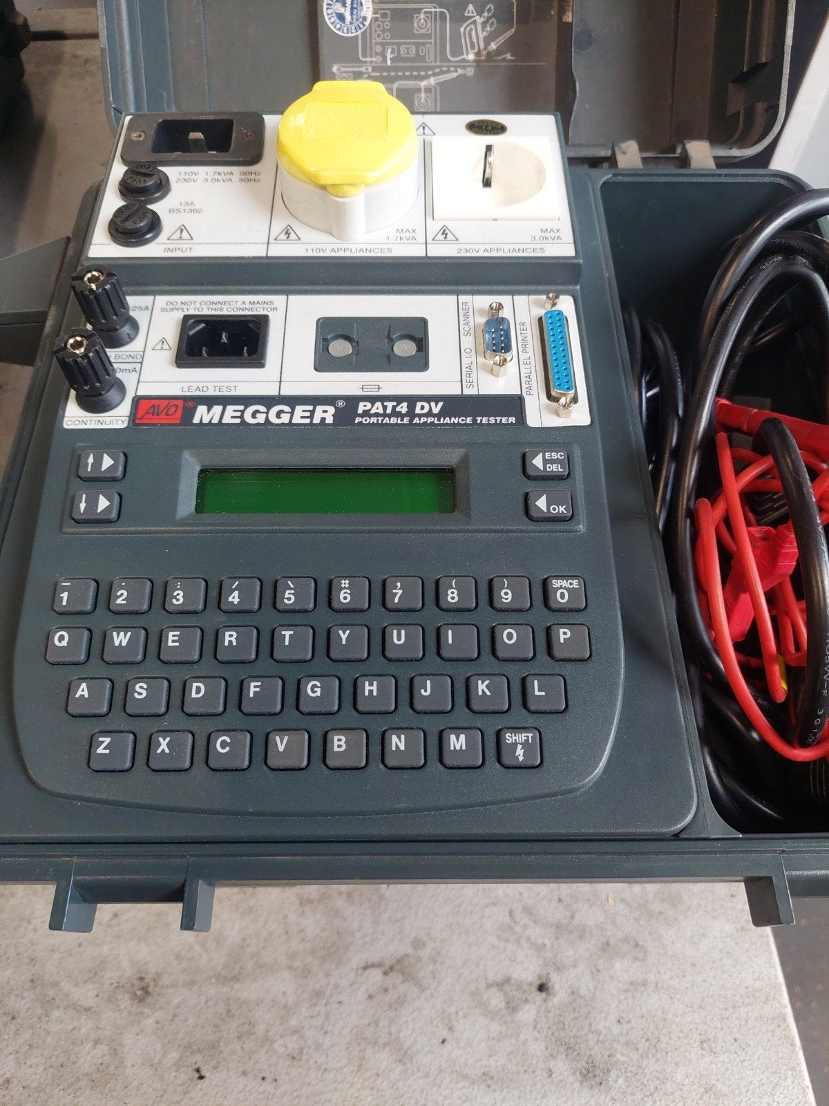 Megger PAT4 DV Portable Appliance Tester (230V/110V), Verzenden
