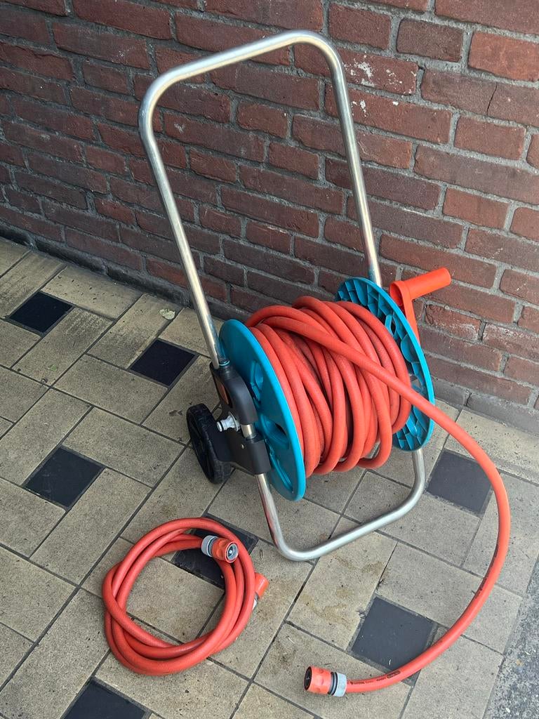 Gardena Tuinslanghaspel met 15 meter slang compleet, Ophalen of Verzenden, Gebruikt, Tuinslanghaspel