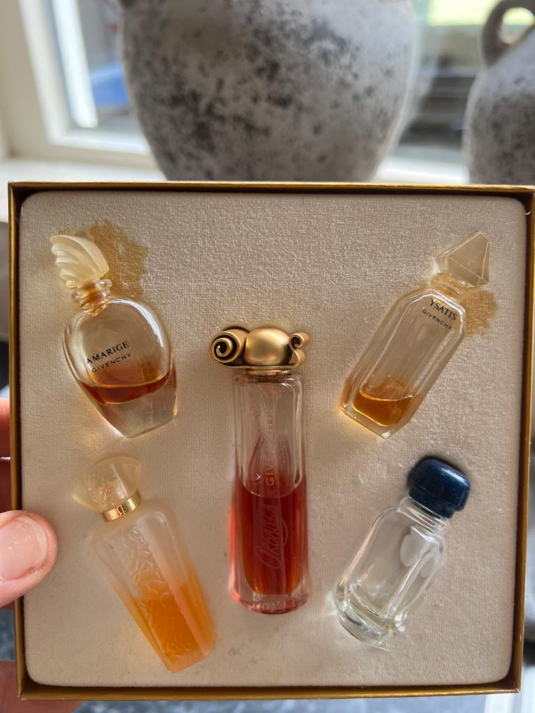 Givenchy parfum set nieuw en oud, Verzamelen, Parfumverzamelingen, Ophalen of Verzenden, Zo goed als nieuw, Miniatuur