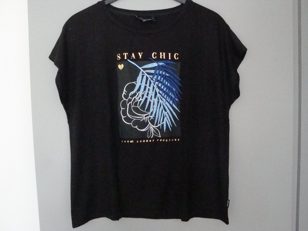 Zwart ELVIRA shirt met borduursel en print. Maat XL., Kleding | Dames, Zwart, Maat 46/48 (XL) of groter, Ophalen of Verzenden