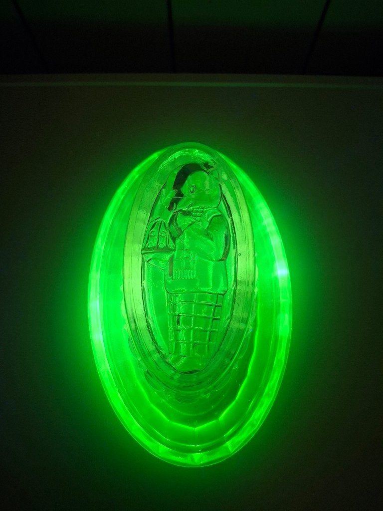 Pudding vorm uranium glas Bruintje beer art deco jaren '30, Antiek en Kunst, Ophalen