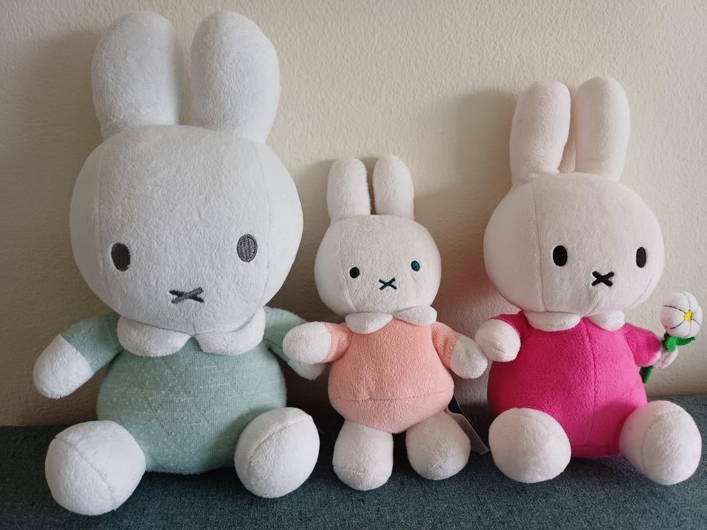 3 nijntje knuffels, in de kleinste zit een belletje, Ophalen of Verzenden, Konijn