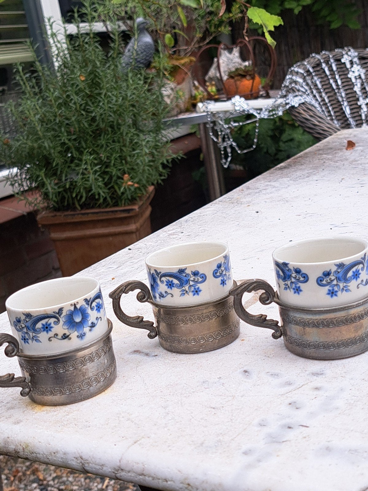 3 weidman moccakopjes in tin houder, Antiek en Kunst, Antiek | Servies los, Ophalen of Verzenden